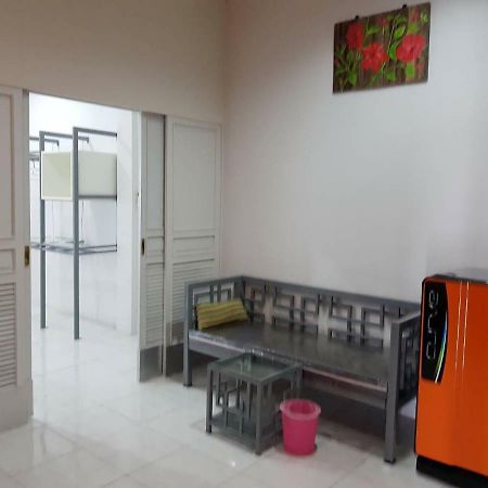 Buorana Hostel Chonburi Ngoại thất bức ảnh