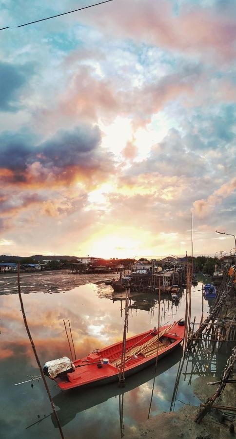 Buorana Hostel Chonburi Ngoại thất bức ảnh