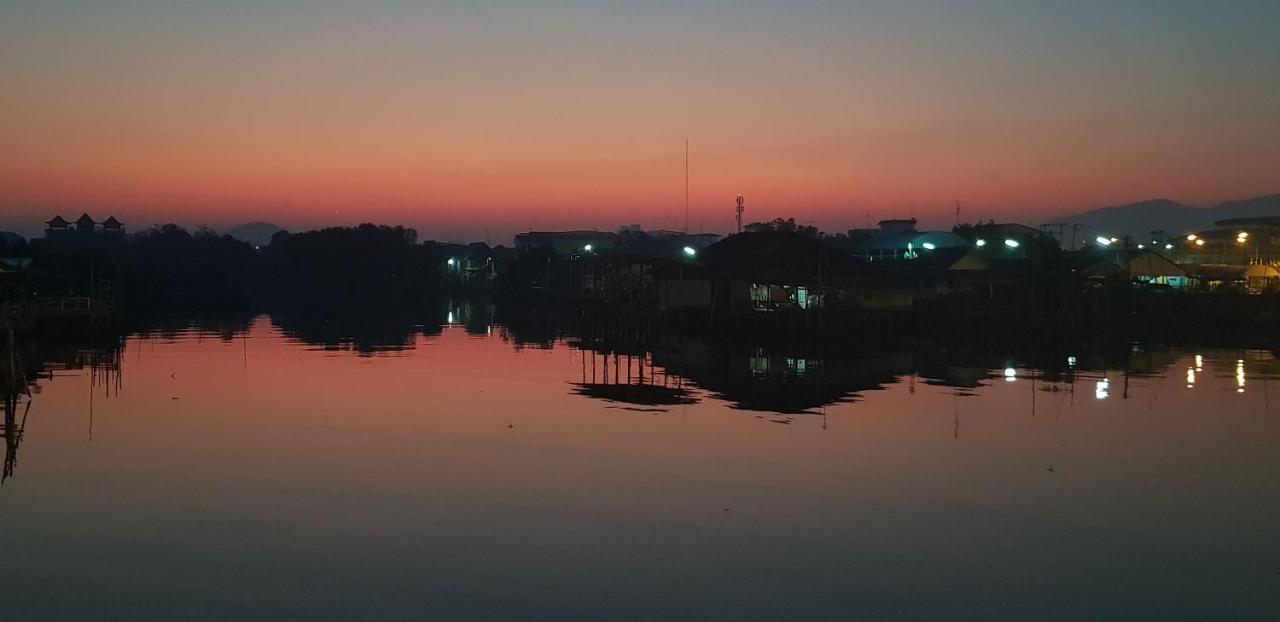 Buorana Hostel Chonburi Ngoại thất bức ảnh