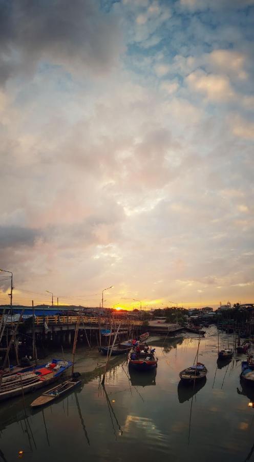 Buorana Hostel Chonburi Ngoại thất bức ảnh