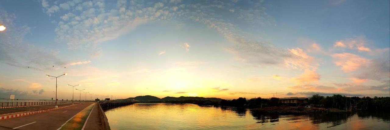 Buorana Hostel Chonburi Ngoại thất bức ảnh