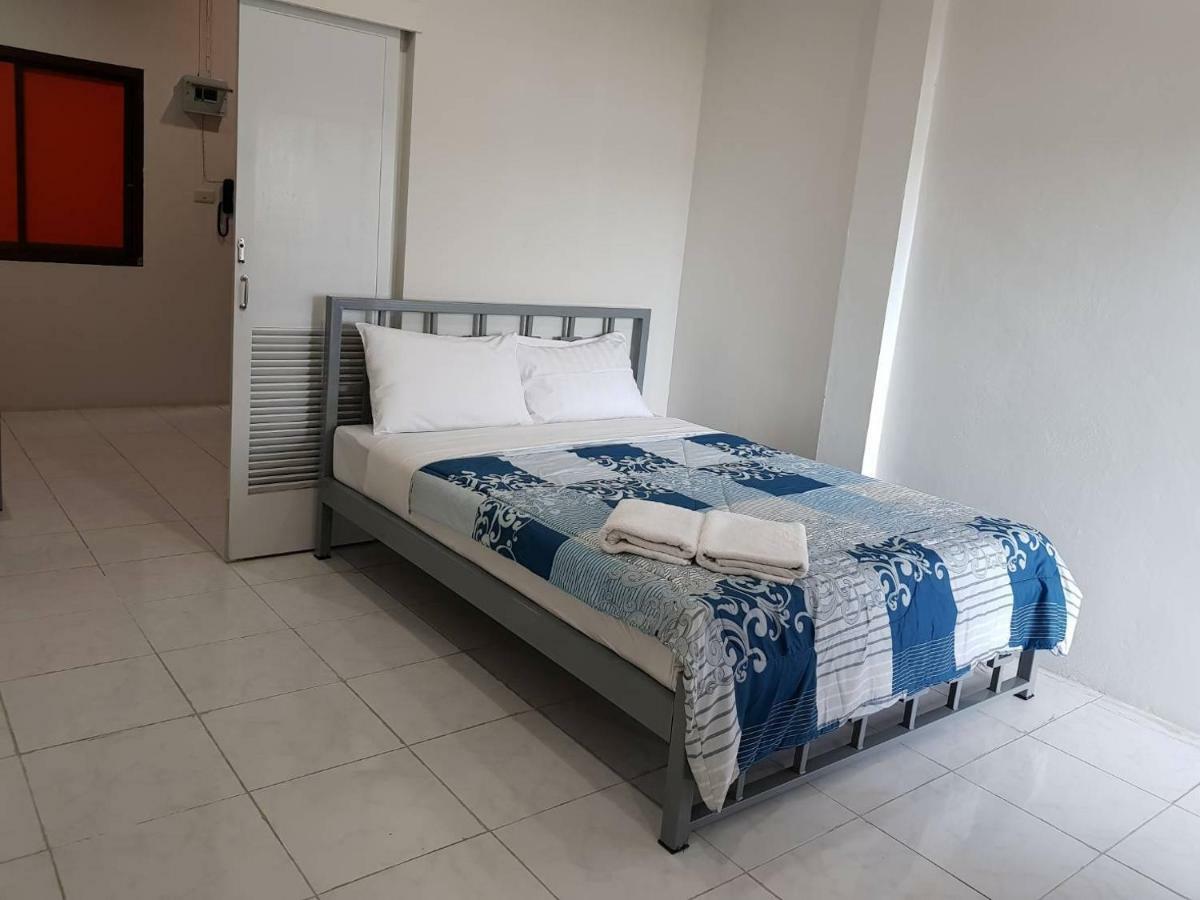 Buorana Hostel Chonburi Ngoại thất bức ảnh